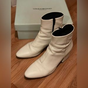 Used like new! Vagabond Olivia Leather Boot
